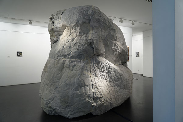 Anna Bittersohl | tiny are the walls and flat is the roof (exhibition view) | 2022 | Galerie Schlichtenmaier | Stuttgart