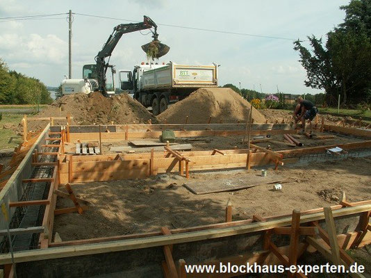 Blockhaus Baustelle - Betonverschalung - www.blockhaus-experten.de