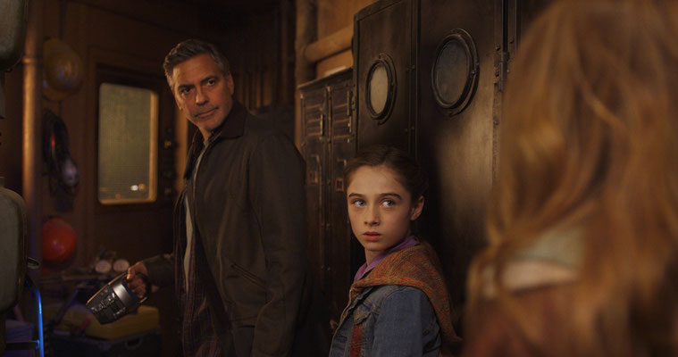 Frank Walker (George Clooney, links), Athena (Raffey Cassidy) © DISNEY Pictures