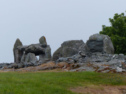 Trefignath Bural Chambre - Siambr Gladdu Trefignath - Grabkammer bei Holyhead