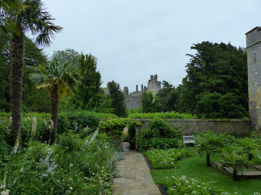 Blick von Fitzalan Chapel zu Castle