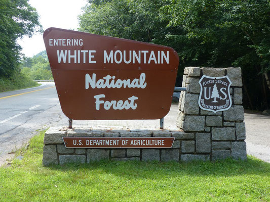 Fahrt auf dem Kancamagus-Highway von Conway nach Lincoln durch die White Mountains