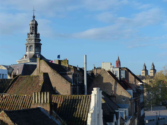 Ausblick aus unserem Hotelzimmer über die Dächer von Maastricht