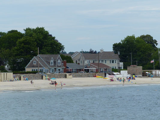 Strand in New London