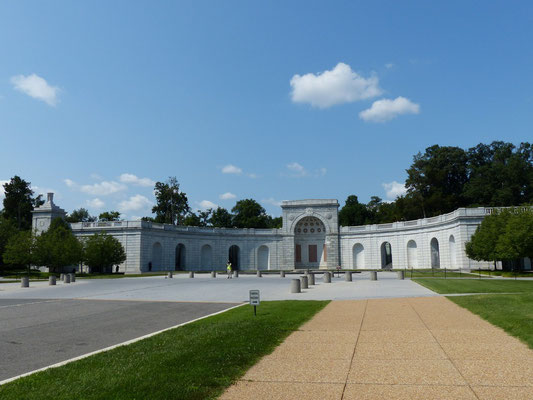 Woman in Military Service for America Memorial