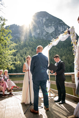Heiraten am Berg Hörnle Berghochzeit Fotografin Bergliebe Hochzeitsfotografin Garmisch-Partenkirchen Pflegersee