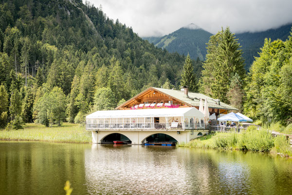 Hochzeit am Pflegersee, Hochzeitsfotografin Garmisch-Partenkirchen, Berghochzeit, Hochzeitsbilder, München, Peiting, Peißenberg, Farchant, Murnau