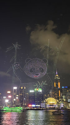 Lichtershow mit Drohnen