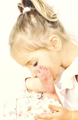 #baby #köln #kleve #kleinermann #mädchen #newborn #babyglücklich #familie #endlichzudritt #glücklich #babyglück #newbornshooting