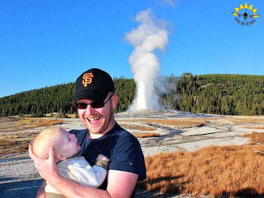 Vor dem "Old Faithful"