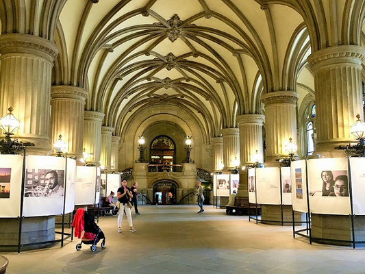 Die Eingangshalle des Hamburger Rathauses