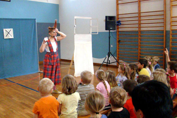 Sicherheit im Haushalt - Lehrreiches Kindertheater mit Clownin Popolina