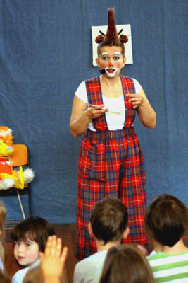 Sicherheit im Haushalt - Lehrreiches Kindertheater mit Clownin Popolina