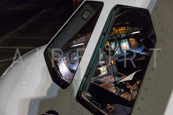 Airbus A320 Cockpit 