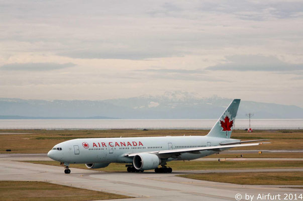 Air Canada / Boeing 777-200LR / C-FNNH / 