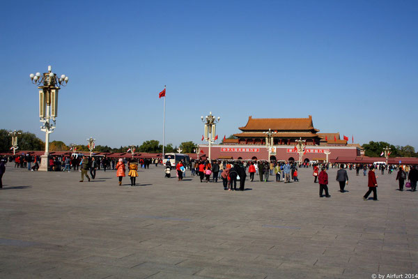 Platz des himmlischen Friedens mit Blick auf Tiananmen 