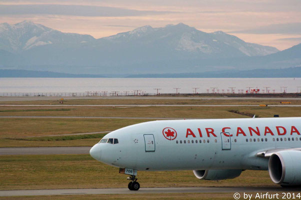Air Canada / Boeing 777-200LR / C-FNNH / 