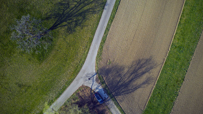 2019, Woche 15, Drohnenaufnahme bei Strubikon