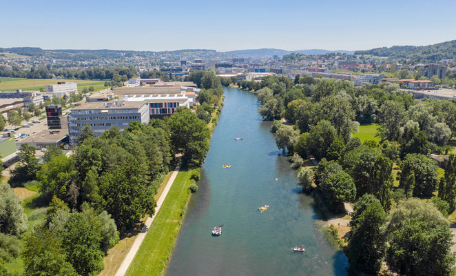 2019 Woche 30, Dietikon Schlauchboote auf der Limmat