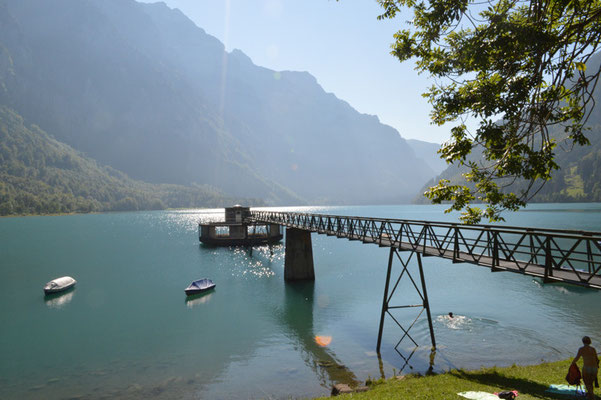 Nr. 223 / 08.09.12 / Klöntalersee, Auslaufbauwerk, Blick Richtung Westen / 6016 x 4000 / JPG-Datei