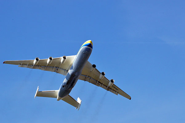 Nr. 2209 / 25.09.2013 / Flughafen Zürich,  Antonow An-225 Mrija / 6000 x 4000 / JPG-Datei