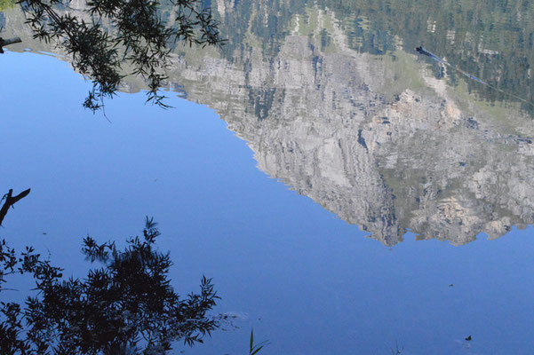 Nr. 211 / 08.09.12 / Klöntalersee, Spiegelung, Blick Richtung Nord-Ost/ 6016 x 4000 / JPG-Datei