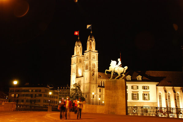 Nr. 106 / 28.04.12 / Zürich Münsterbrücke Grossmünster / 3872 x 2592 / JPG-Datei