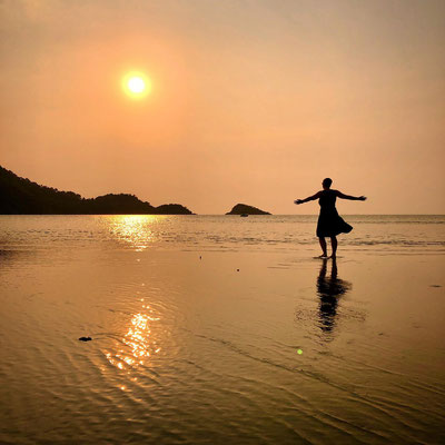 Sonnenuntergang am Klong Son Beach auf Koh Chang in Thailand