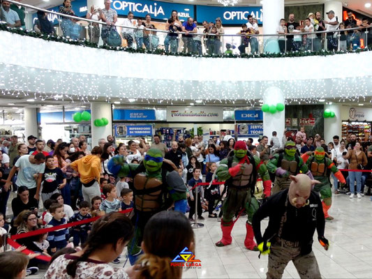 Show de Las Tortugas Ninja en el Centro Comercial Punta Larga (Candelaria)