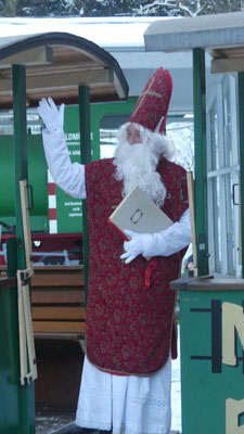 Sankt Nikolaus verabschiedet sich bis zum nächsten Jahr