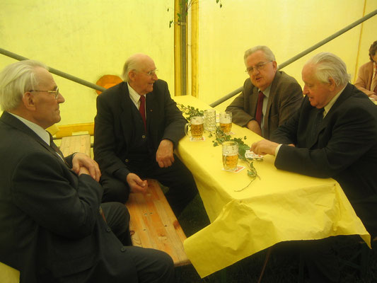 Die "Alten" unter sich