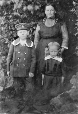 Anna mit ihren beiden Kindern: Clemens (III) und Maria