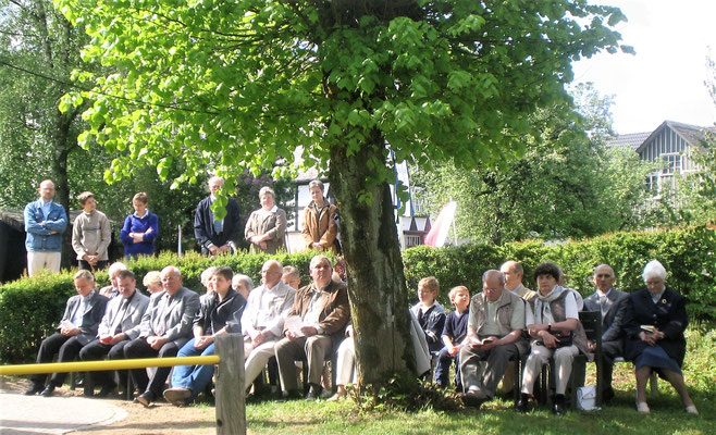 Andacht auch außerhalb der Kapelle