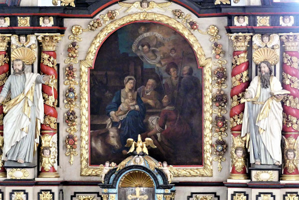 Das große Altarbild zeigt die Anbetung des Kindes durch die Hirten