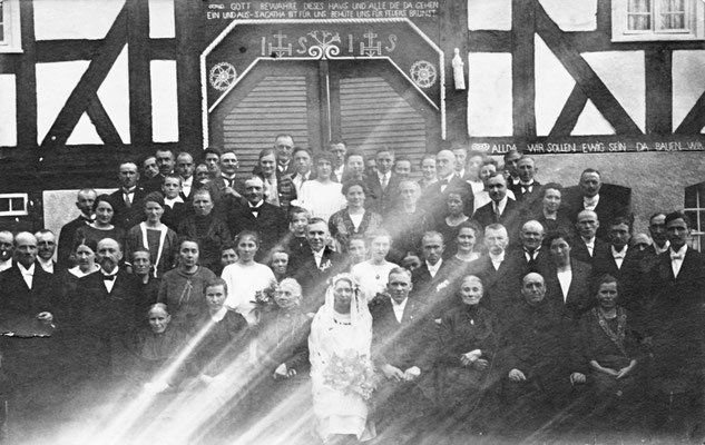 Hochzeitsgesellschaft auf Klöppers Hof am 18. Juni 1926