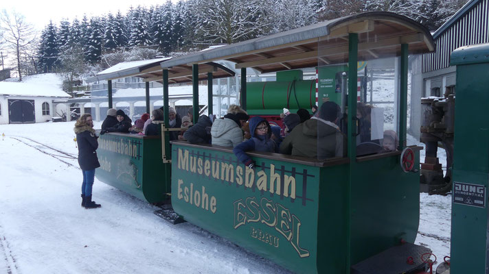 Alle an Bord der Museumsbahn