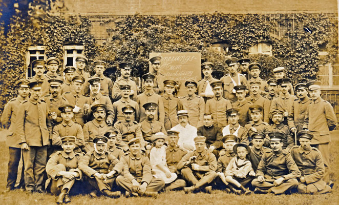 Verwundete im Genesungsheim Friedrichsburg im Juli 1916, keine Personen bekannt