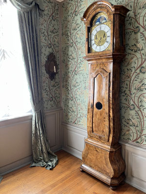 Eine von mehreren wertvollen Standuhren im Goethe-Haus