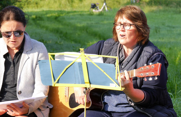 Claudia Greitemann begleitet musikalisch