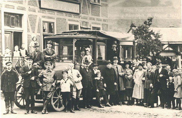So sahen die ersten Post-Autobusse aus. Erste Fahrt von Bestwig nach Ramsbeck am 29.08.1922