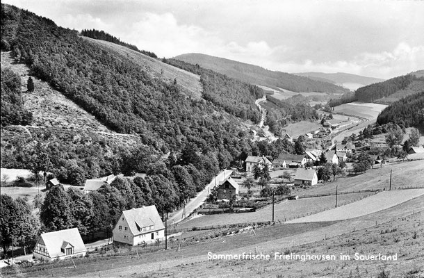 Frielinghausen nach dem 2. Weltkrieg: Neue Wohnhäuser entstanden im Dorf. 