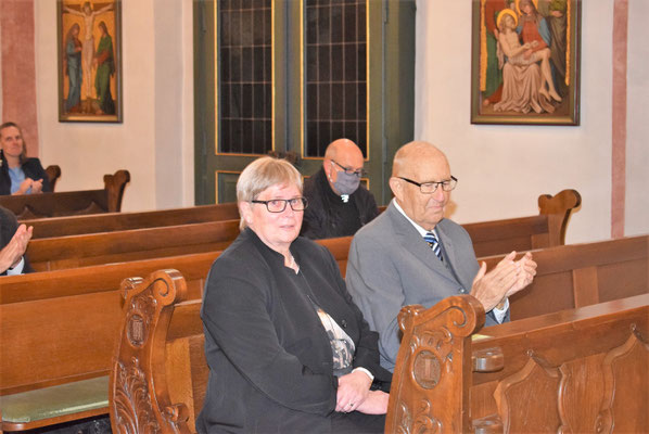 Die langjährige Vorsitzende der Esloher CaritasKonferenz Ursula Quinkert mit ihrem Ehemann Johannes