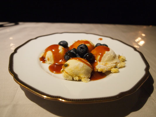 geeiste Ravioli mit Salzkaramell