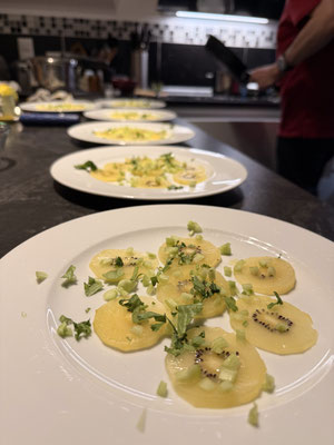 die Kiwi ist schon auf dem Teller