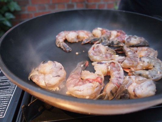 die Scampi werden schön angebraten