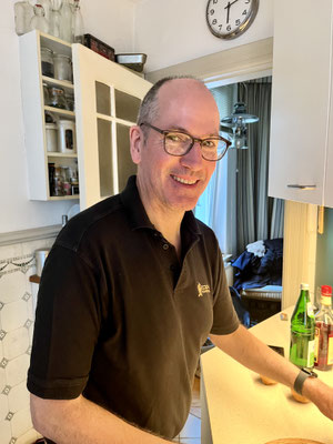 Marco kreiert für uns ein Thunfisch-Tatar