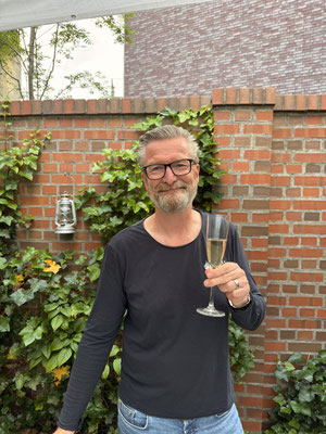 Stefan versucht sich an Kräuterhumus