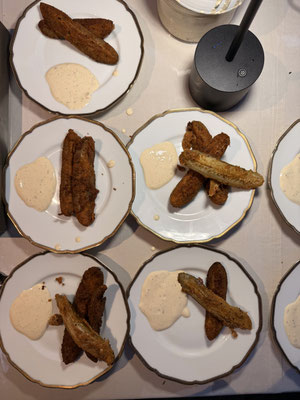 Holsteiner Gurken auf Südstaaten Art "fried pickles" mit Ranch Dressing