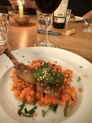 Lammkotelett auf Linsen