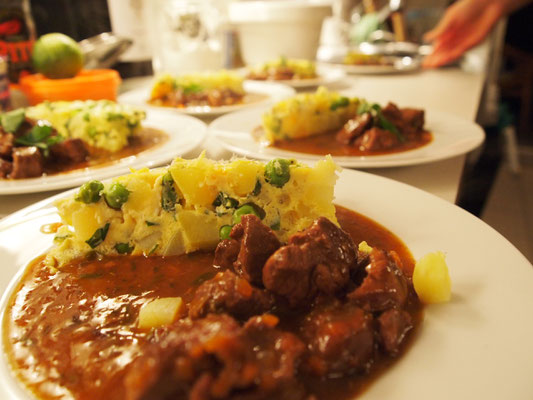 Rehgulasch mit Erbsen-Fritatta